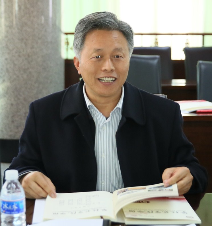 校党委副书记、校长王曙光总结讲话